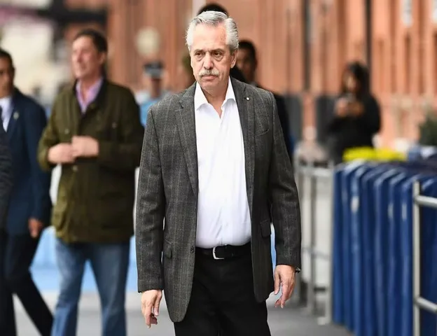 Alberto Fernández critica el rumbo económico y advierte sobre la crisis y el desempleo