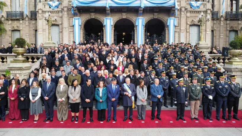 Autoridades tucumanas conmemoraron el 216° aniversario de la Revolución de Mayo