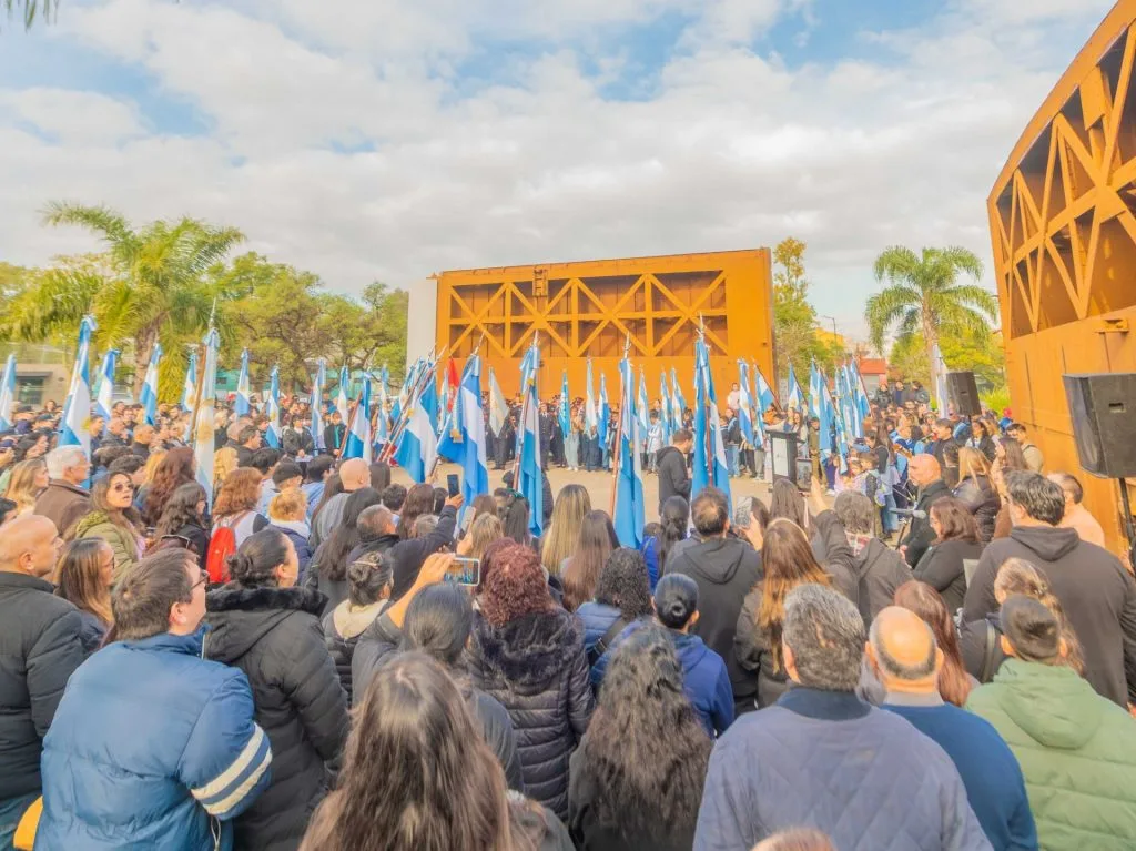 Con gran participación, la Plaza del Bicentenario celebró el Día de la Patria con actividades culturales y gastronómicas
