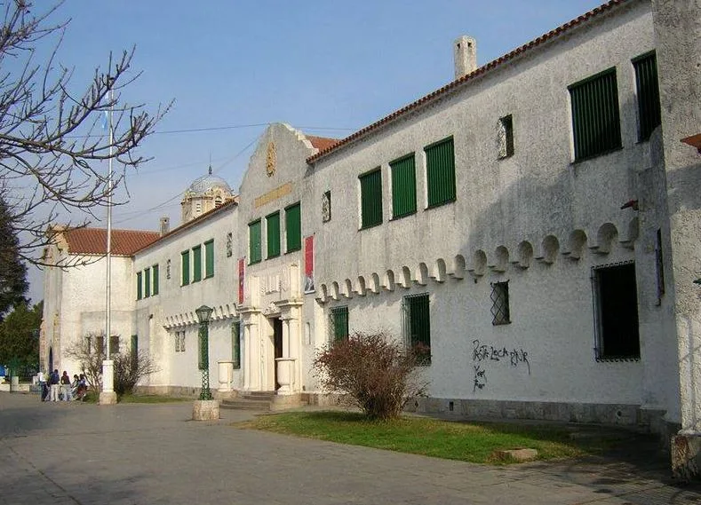 Crece la migración de alumnos de colegios privados a escuelas públicas por la crisis económica en Santa Fe