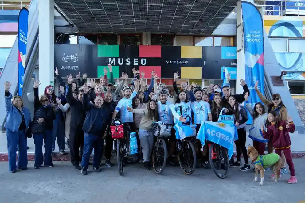 Cuatro cordobeses pedalean 7.500 kilómetros rumbo al Mundial 2026