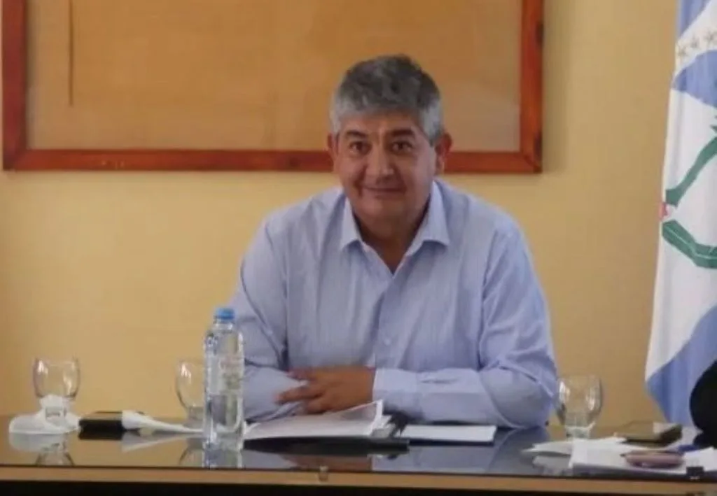 Denuncian al intendente de Las Lajas por habilitar una cantera de su propiedad