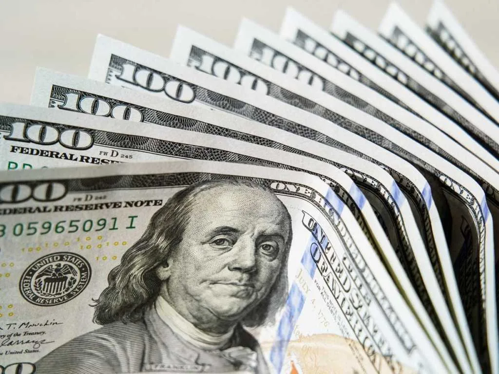 El dólar oficial y los mercados financieros muestran estabilidad en la tercera semana de mayo