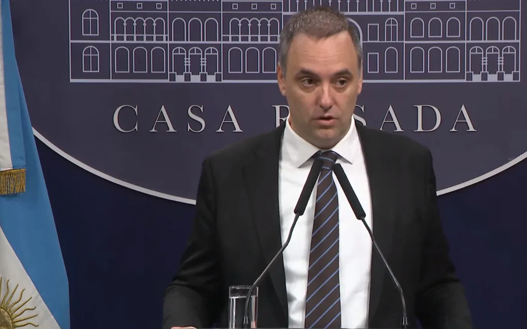 El Gobierno defiende aumento presupuestario y cuestiona reclamo de la UBA por hospitales