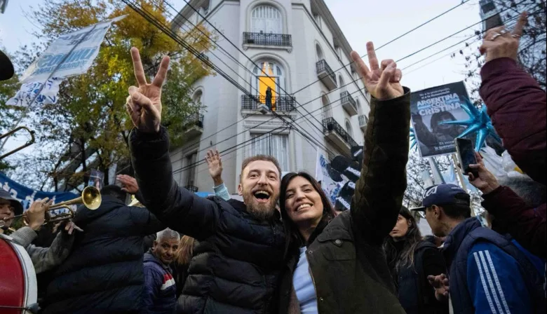 El peronismo de Lomas de Zamora se movilizó en apoyo a Cristina Fernández de Kirchner