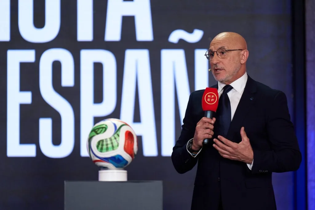 España oficializó su lista de jugadores para el Mundial 2026 con varias novedades y ausencias