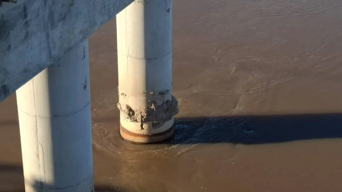 Falla en columna del nuevo puente obliga a iniciar reparaciones estructurales