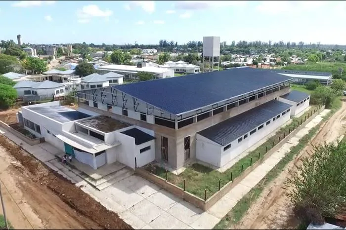Familias de la Escuela Artigas suspenden clases para exigir soluciones edilicias urgentes