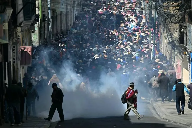 Gobierno boliviano confirma la muerte de un manifestante durante protestas en La Paz
