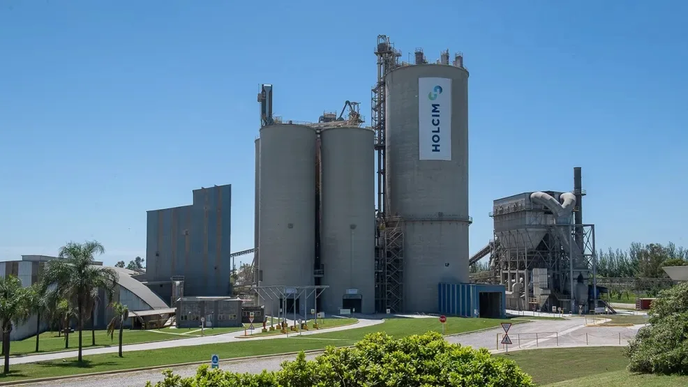 Holcim registró pérdidas en el primer trimestre amid el estancamiento de la construcción