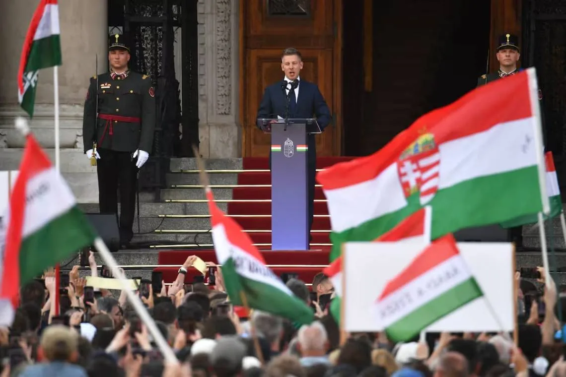 Hungría inicia una nueva etapa política tras el fin del mandato de Orbán