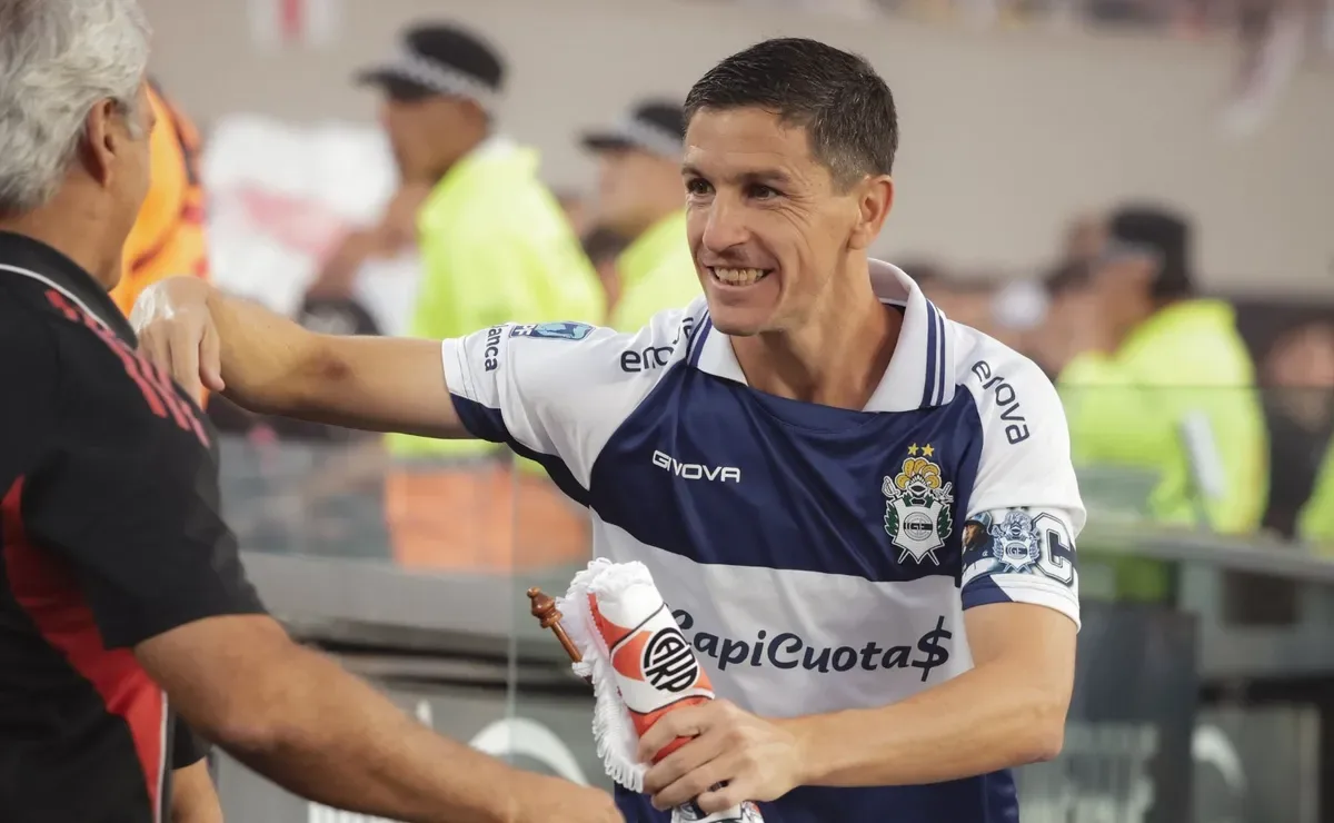 Ignacio Fernández regresó al Monumental y fue recibido con aplausos por los hinchas de River