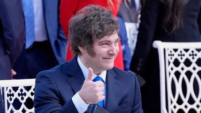 Javier Milei asistirá al acto por la Revolución de Mayo con aliados, sin la presencia de la vicepresidenta