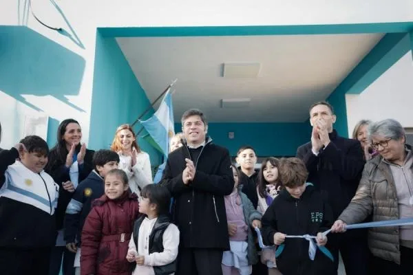 Kicillof inauguró una escuela primaria mientras obra secundaria permanece paralizada en San Vicente