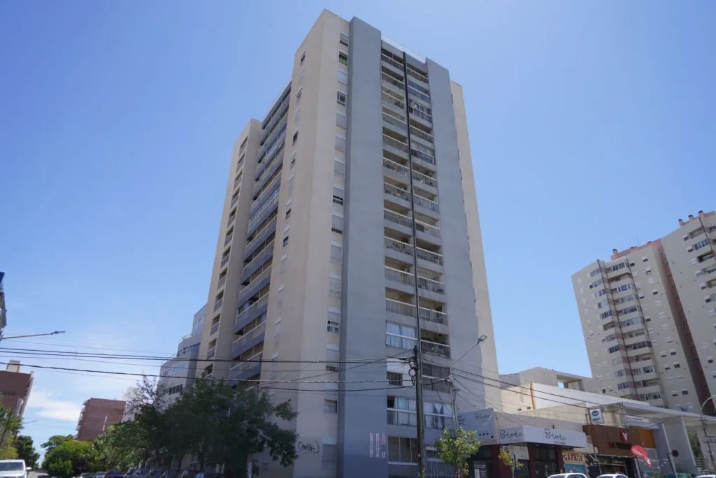 La causa por el robo de departamentos en la Torre de los Periodistas llega a juicio en Neuquén
