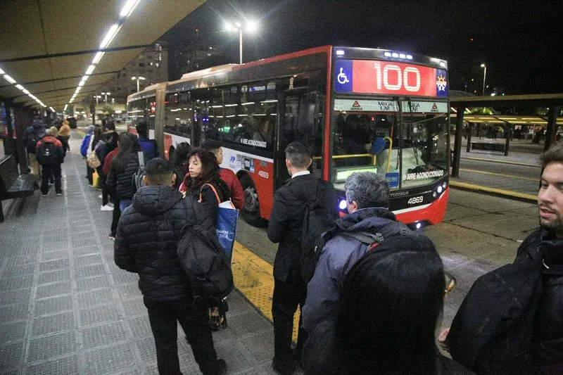 La Ciudad actualizó el boleto educativo y amplió criterios para acceder y controlar el beneficio
