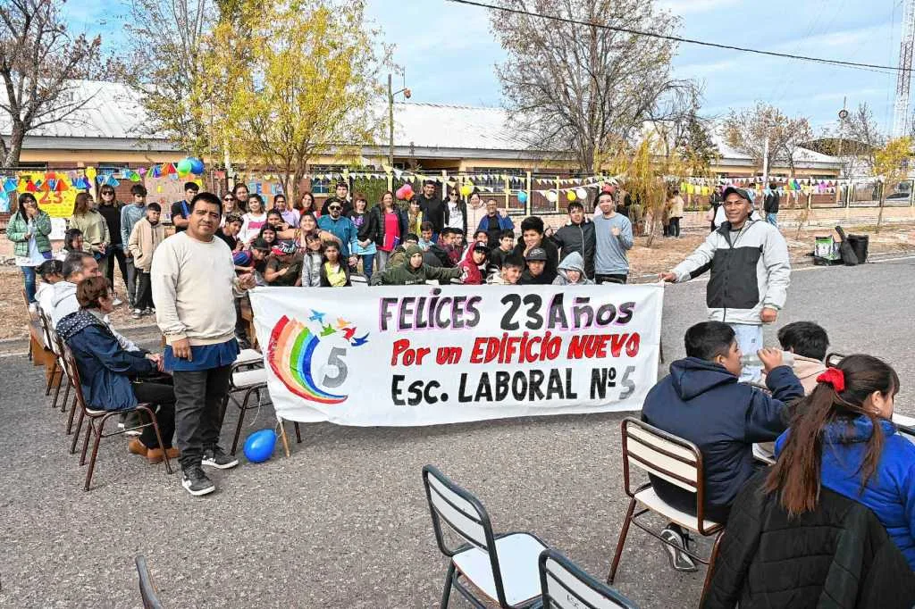 La Escuela Laboral de Ingeniero Huergo volvió a pedir un edificio propio tras 23 años