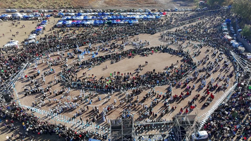 La Villa 25 de Mayo celebró el Pericón Nacional con miles de participantes y diversas actividades