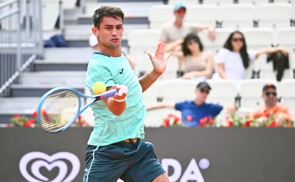 Mariano Navone avanza en Ginebra mientras Tomás Etcheverry queda eliminado en Hamburgo