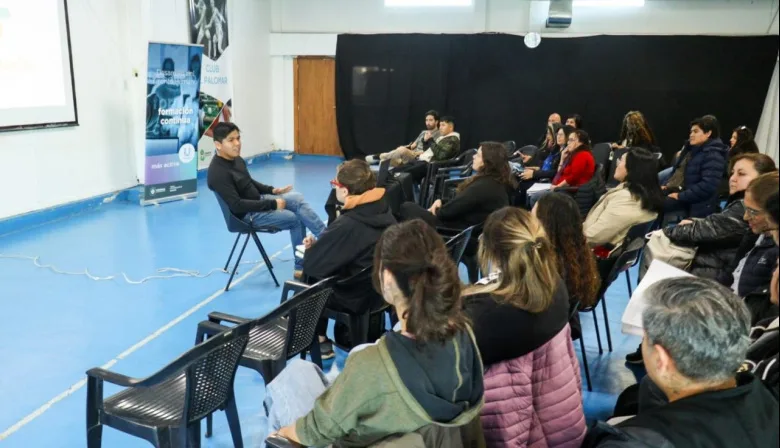 Municipalidad de Ushuaia capacitó a trabajadores en prevención del suicidio desde una mirada comunitaria
