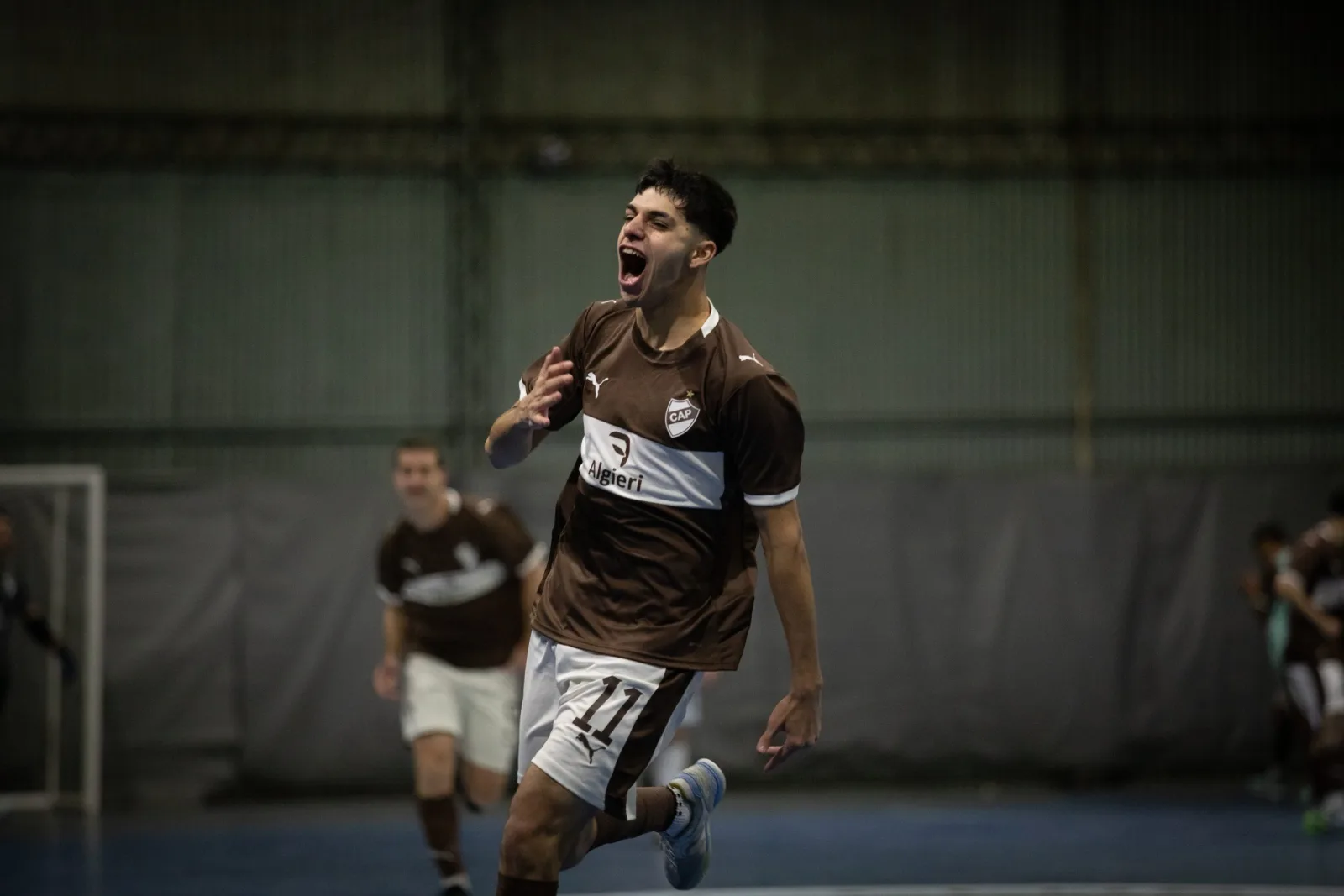 Platense volvió a ganar y se afianza entre los ocho mejores del torneo