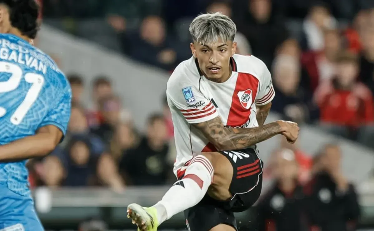 Ruberto volvió a la titularidad en River pero fue reemplazado al descanso