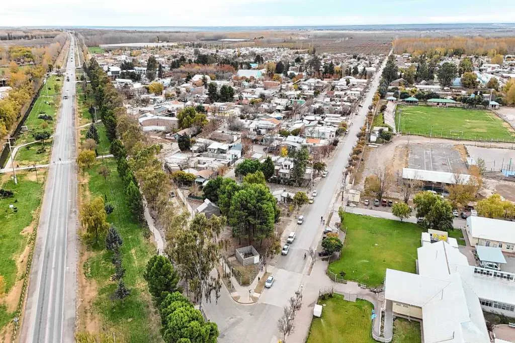 San Patricio del Chañar impulsa su expansión urbana sin sacrificar su tradición agrícola y ambiental