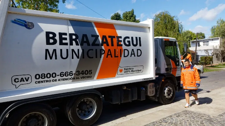 Servicios municipales y guardias médicas disponibles en Berazategui durante el feriado del 25 de Mayo