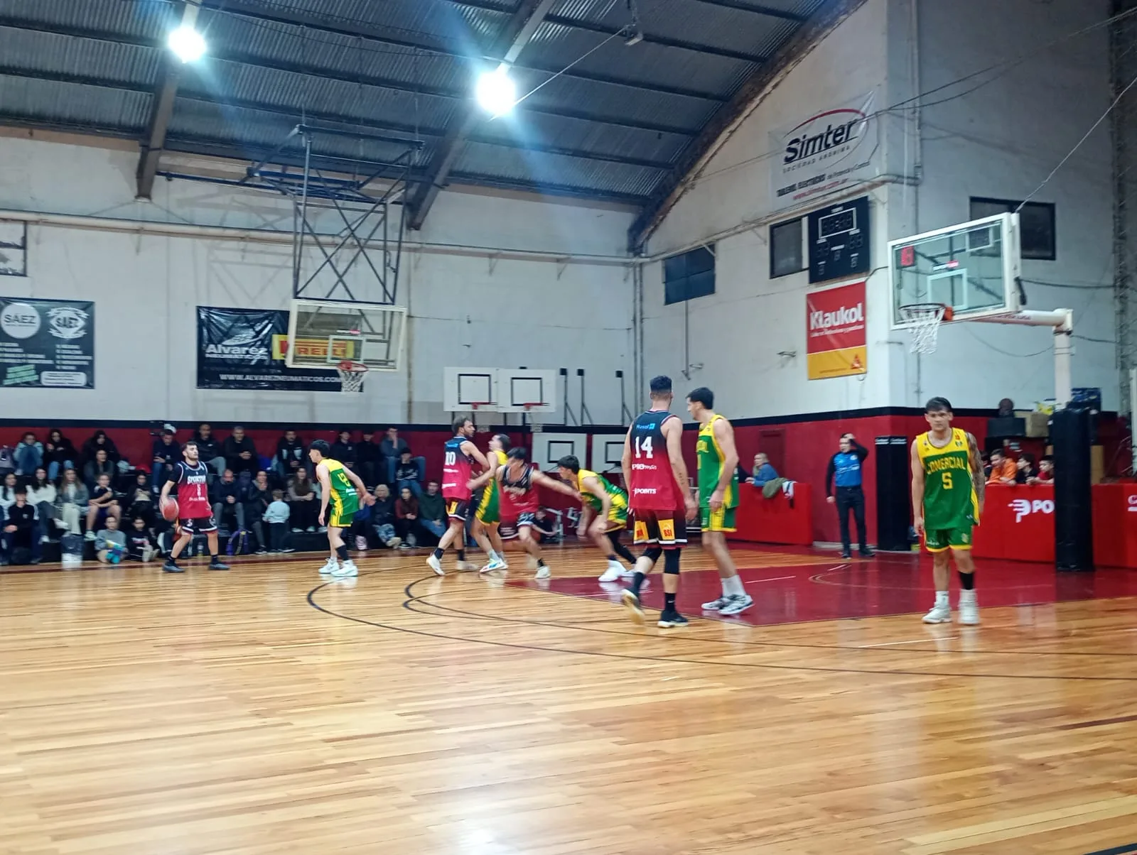 Sportivo Bahiense supera a Comercial y se afirma entre los líderes de la segunda división