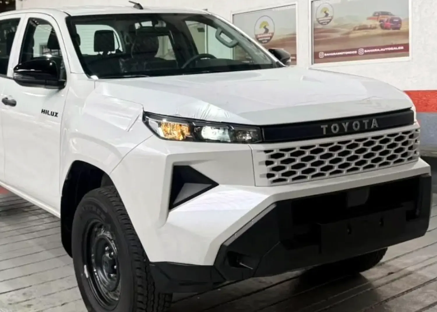 Toyota Hilux: la nueva generación que llegará a Zárate mantiene versión de trabajo sin tecnología