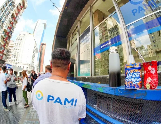 Transferencias del Gobierno al PAMI registraron una caída real del 54% en el primer cuatrimestre