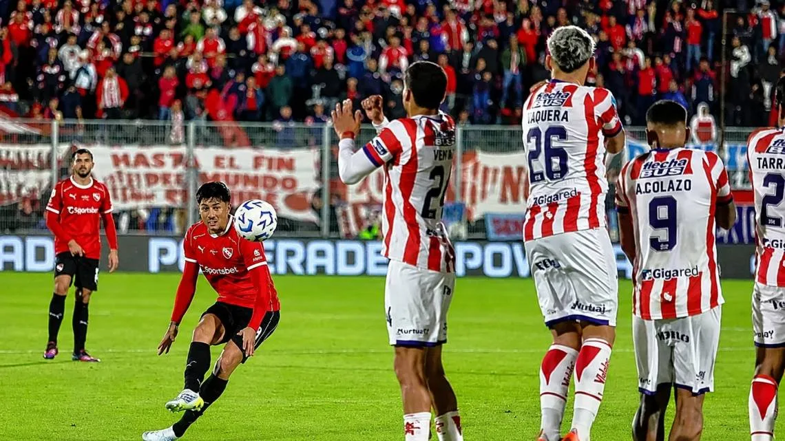 Unión quedó eliminado de la Copa Argentina tras perder 2-0 con Independiente