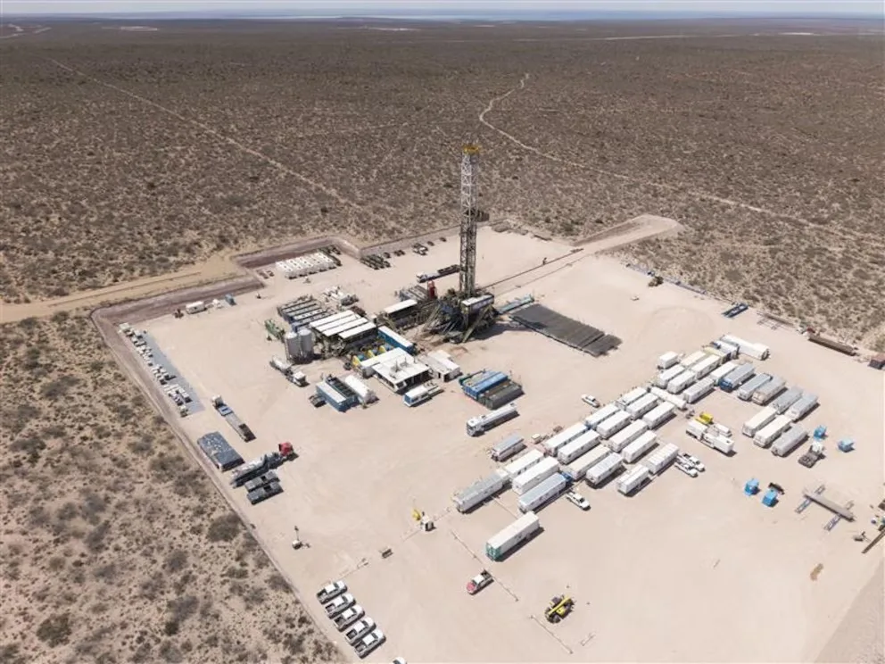 YPF propuso un plan de USD 25.000 millones para ampliar producción en Vaca Muerta