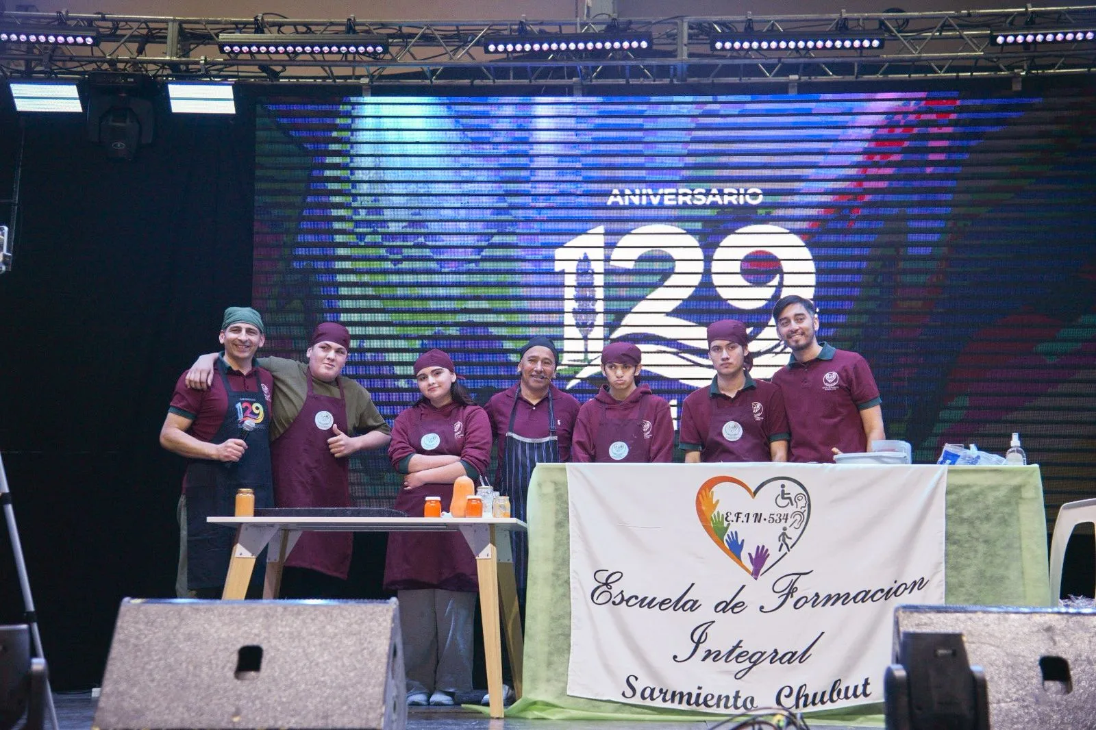 Alumnos del EFI 534 protagonizaron cocina en vivo en la Feria Gastronómica por el Aniversario de la ciudad