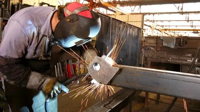 La industria argentina enfrenta riesgo de perder medio millón de empleos para fin de año