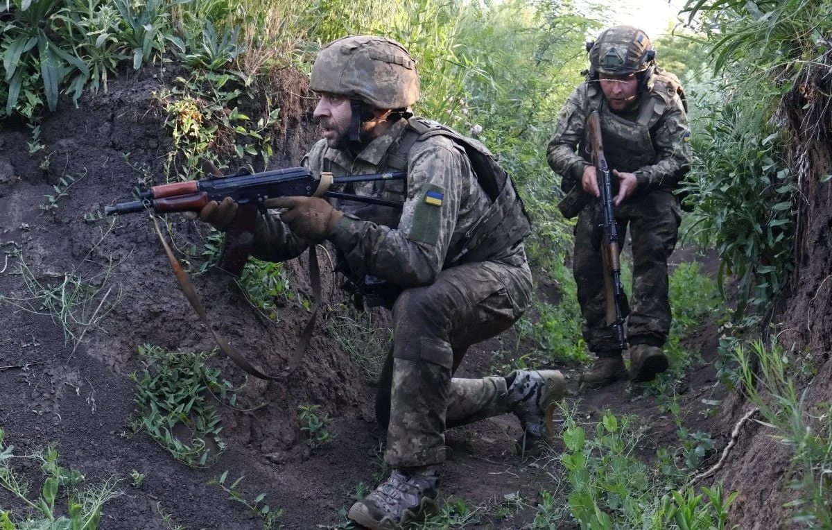 Ucrania expone tecnología bélica avanzada mientras continúa el conflicto con ataques letales rusos