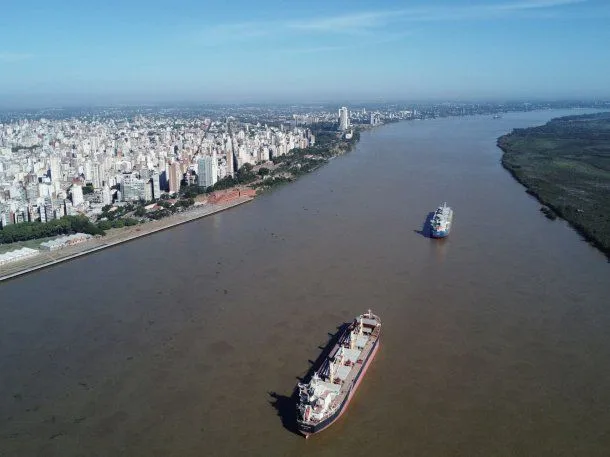 El Gobierno adjudica la Hidrovía Paraná-Paraguay por 25 años pese a denuncias de irregularidades