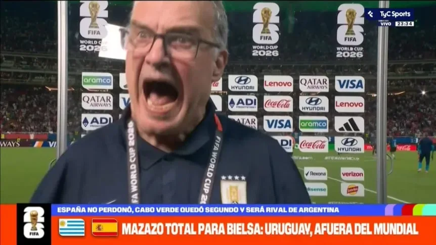 Bielsa cuestiona duramente su ciclo tras la eliminación temprana de Uruguay en el Mundial