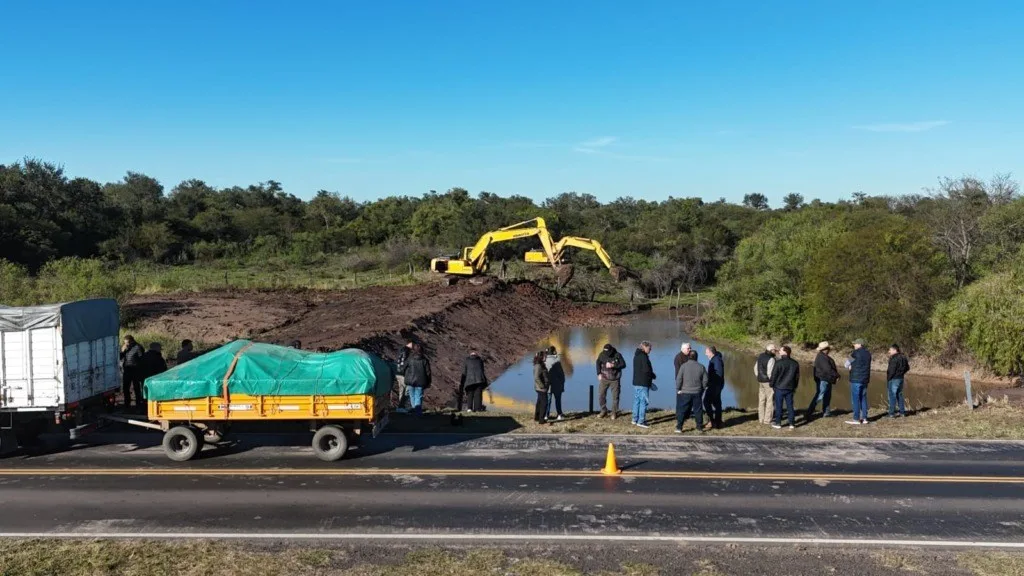 Comenzaron los trabajos de limpieza en el canal Río Muerto tras dos décadas de espera