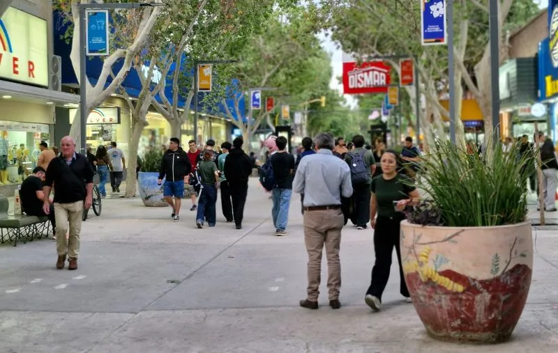 Comercio en San Juan amplía horarios por el Día del Padre para incentivar ventas
