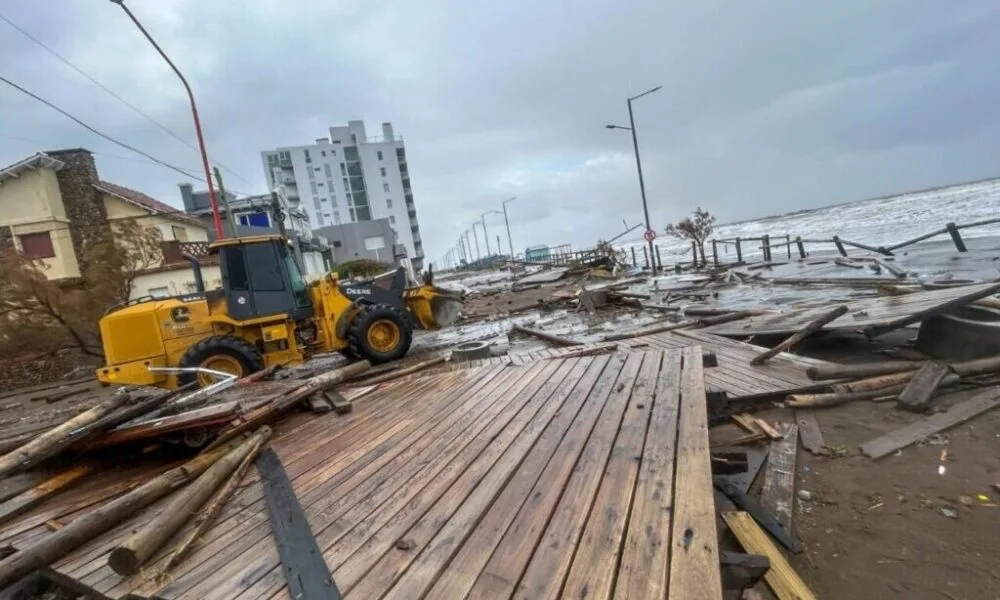 Comité de Crisis de Monte Hermoso avanza en planes para reconstruir el frente costero