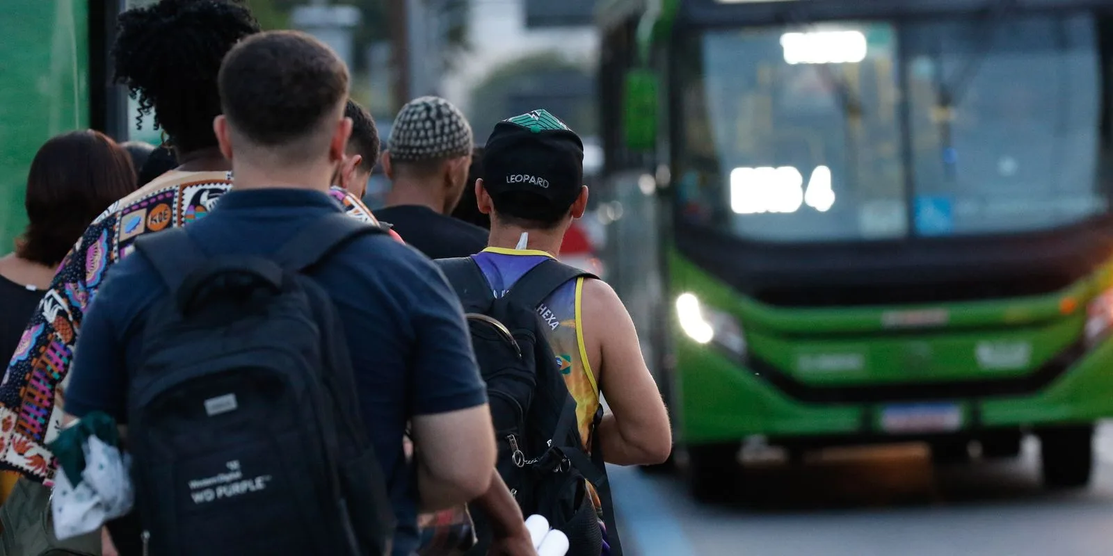 Conductores de autobuses en Río de Janeiro inician huelga indefinida por mejoras salariales