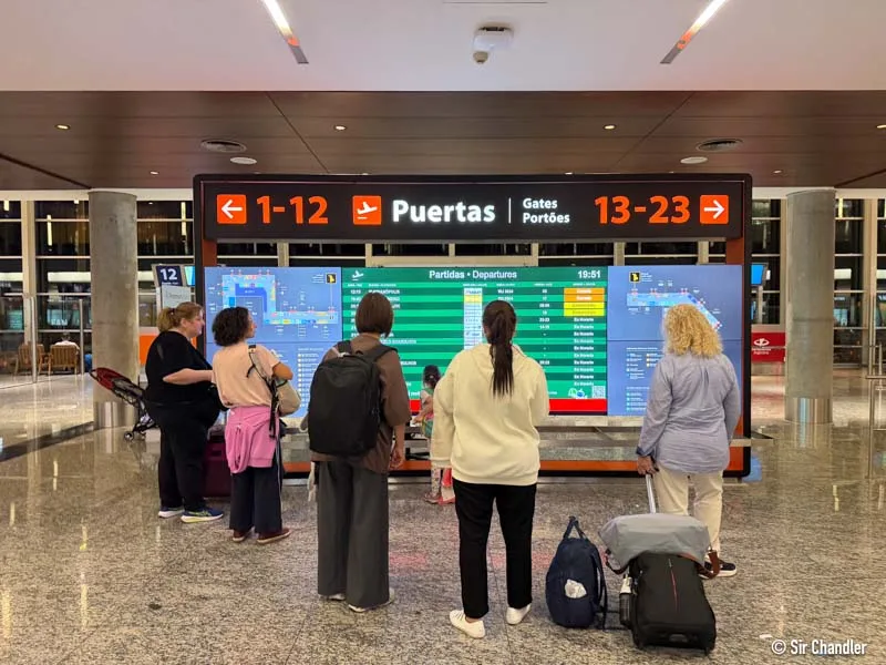 Crece la llegada de turistas extranjeros mientras disminuye el viaje de argentinos al exterior