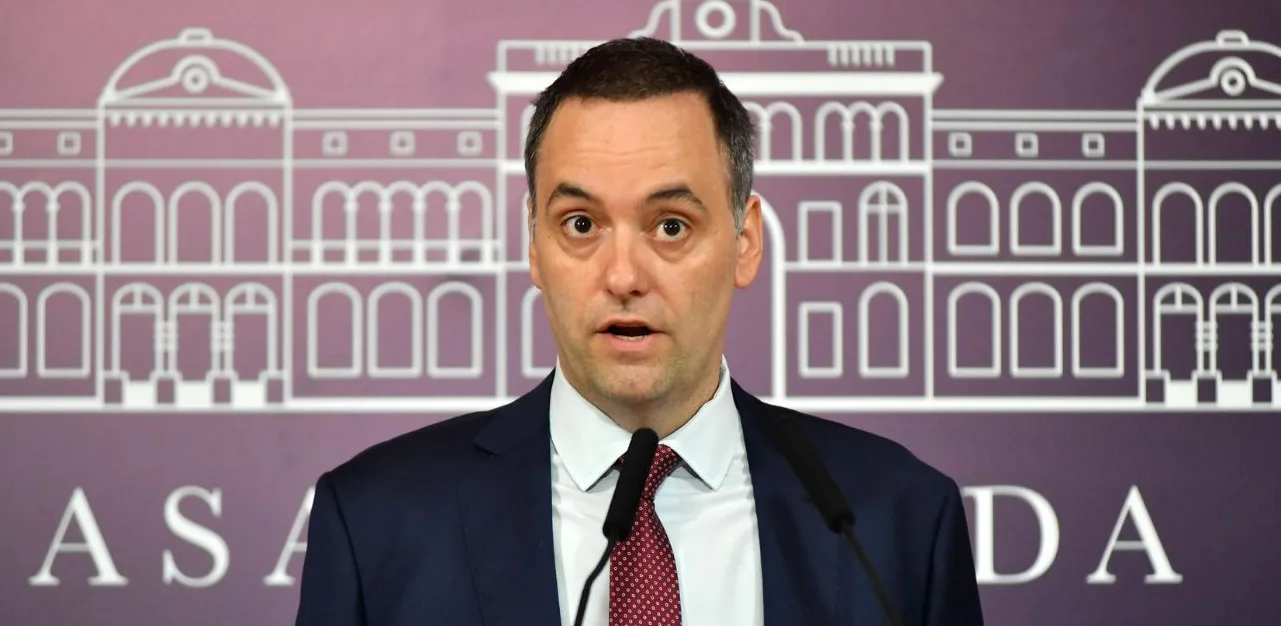 Crece la presión en el Congreso para destituir a Manuel Adorni y el PRO podría facilitar quórum