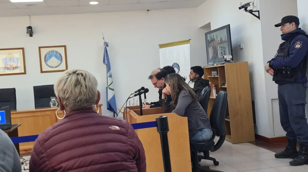 Dos imputados serán juzgados por doble homicidio en Cutral Co ante un jurado popular