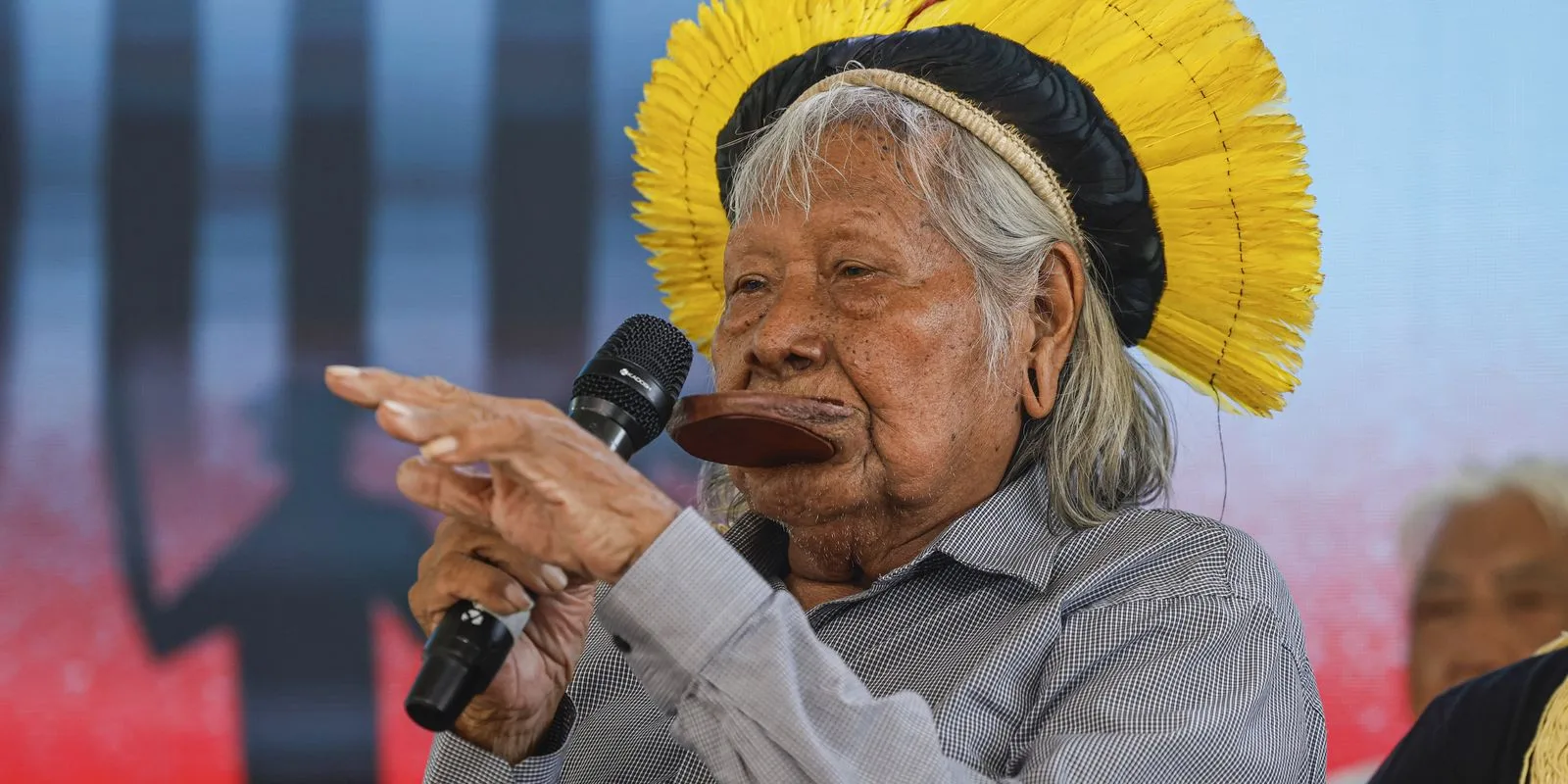 El cacique Raoni vuelve a hospitalizarse en estado grave en Mato Grosso