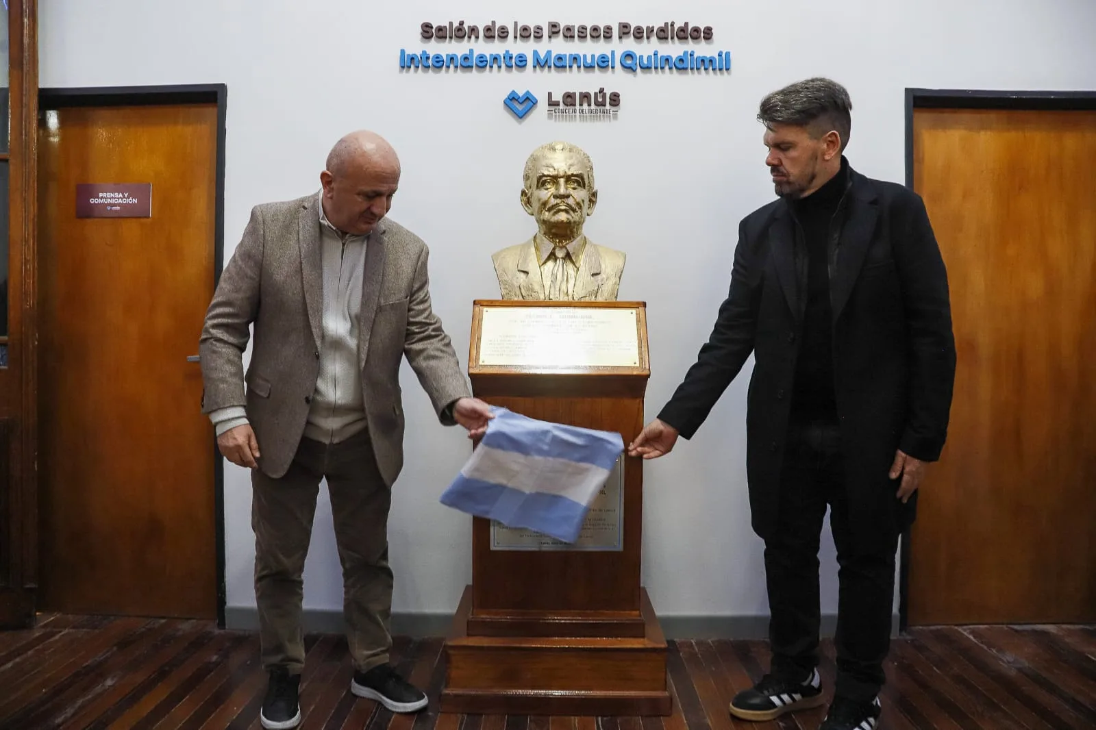El HCD de Lanús nombró "Intendente Manuel Quindimil" al Salón de los Pasos Perdidos