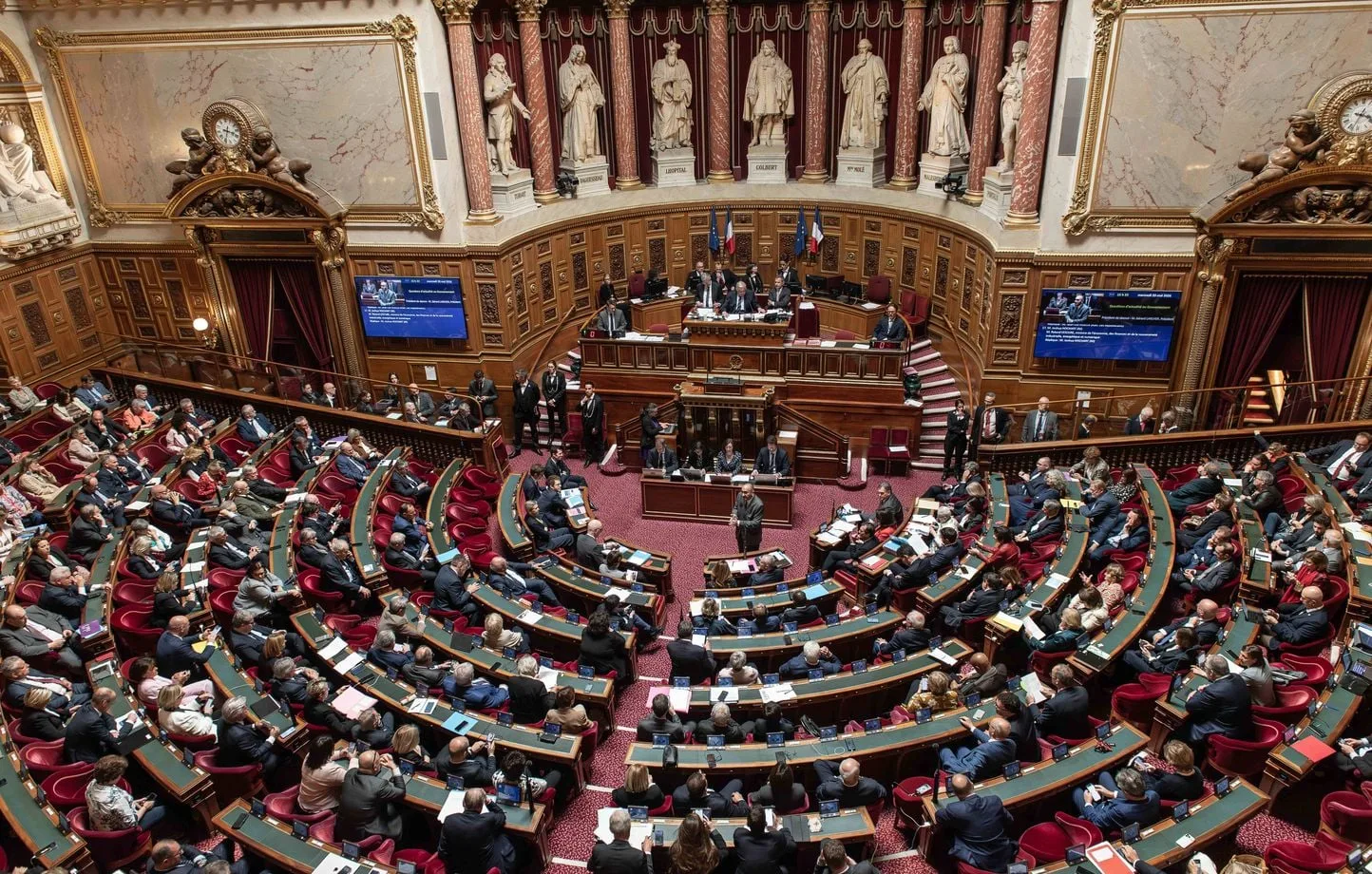 El Senado francés rechaza aumentar el presupuesto militar previsto hasta 2030