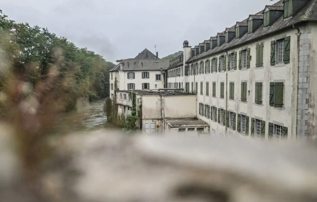 Entre 700 y 1.500 estudiantes habrían sufrido abusos en la congregación Notre-Dame-De-Bétharram