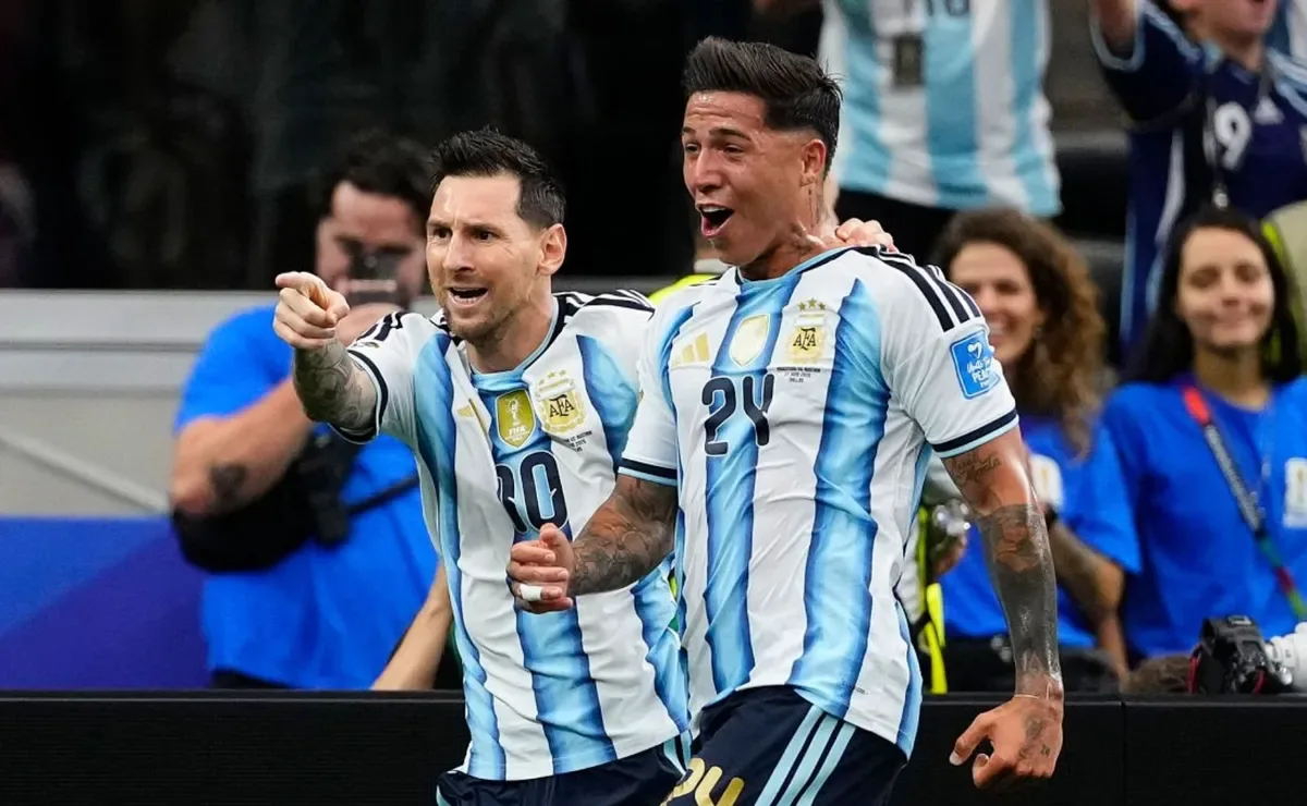 Enzo Fernández se confirma como pieza clave junto a Messi en la victoria de Argentina sobre Austria